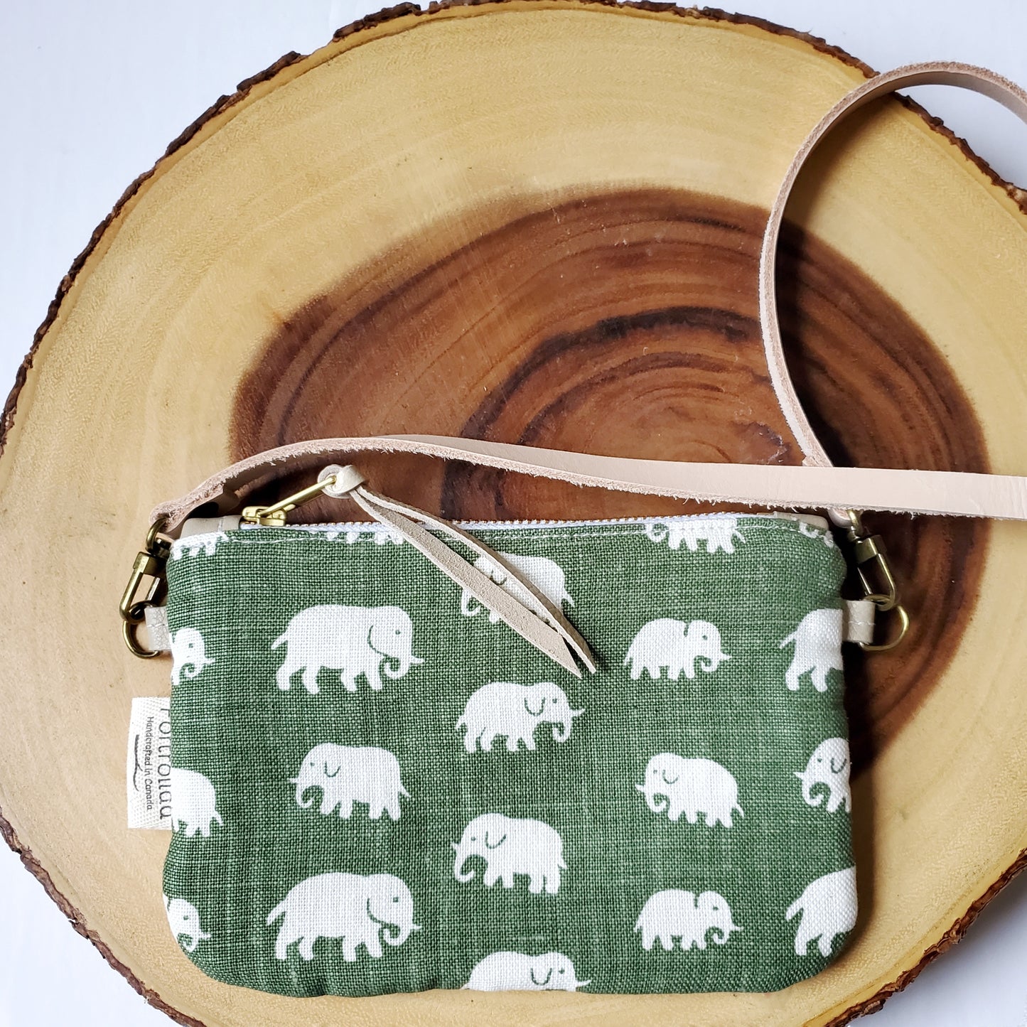 Hlin elephant clutch