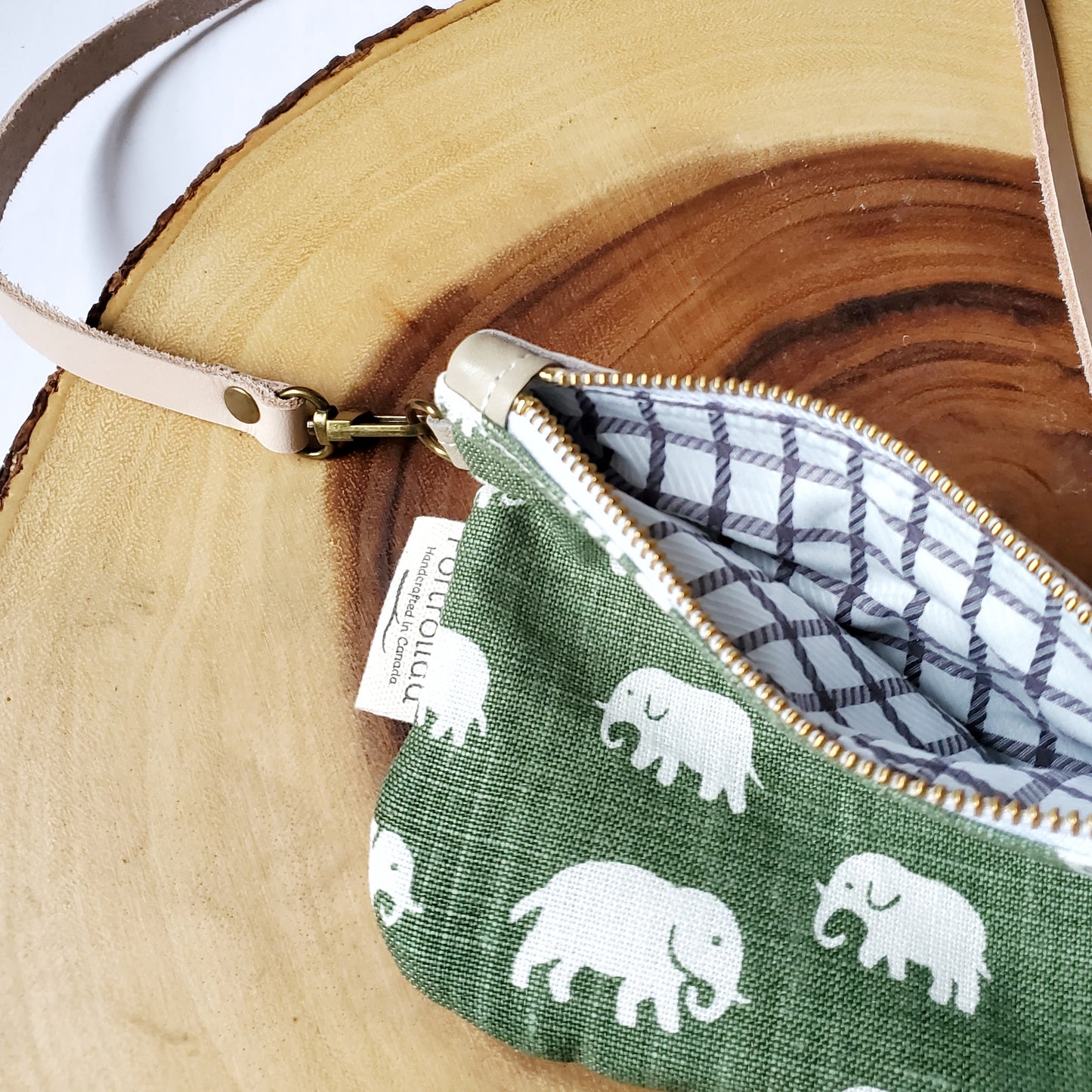 Hlin elephant clutch