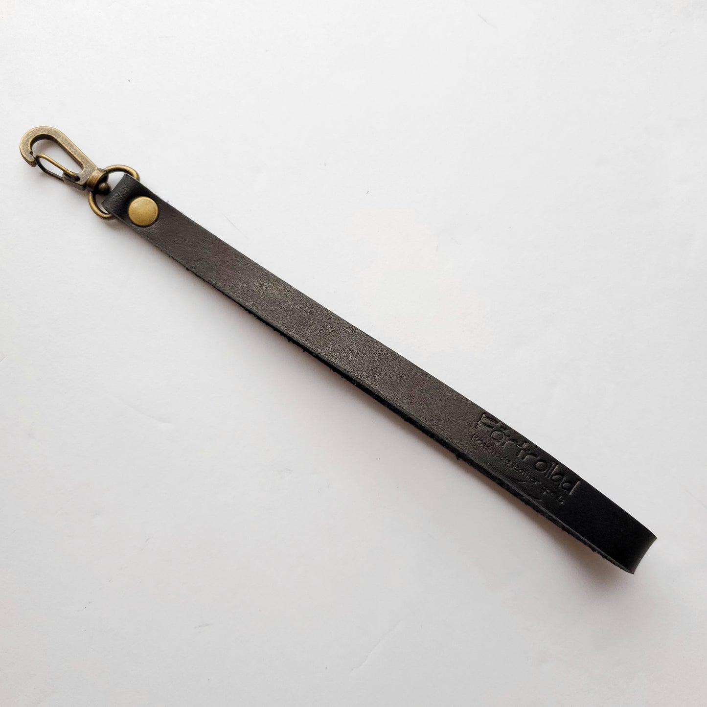 Wristlet vegetable tanned leather