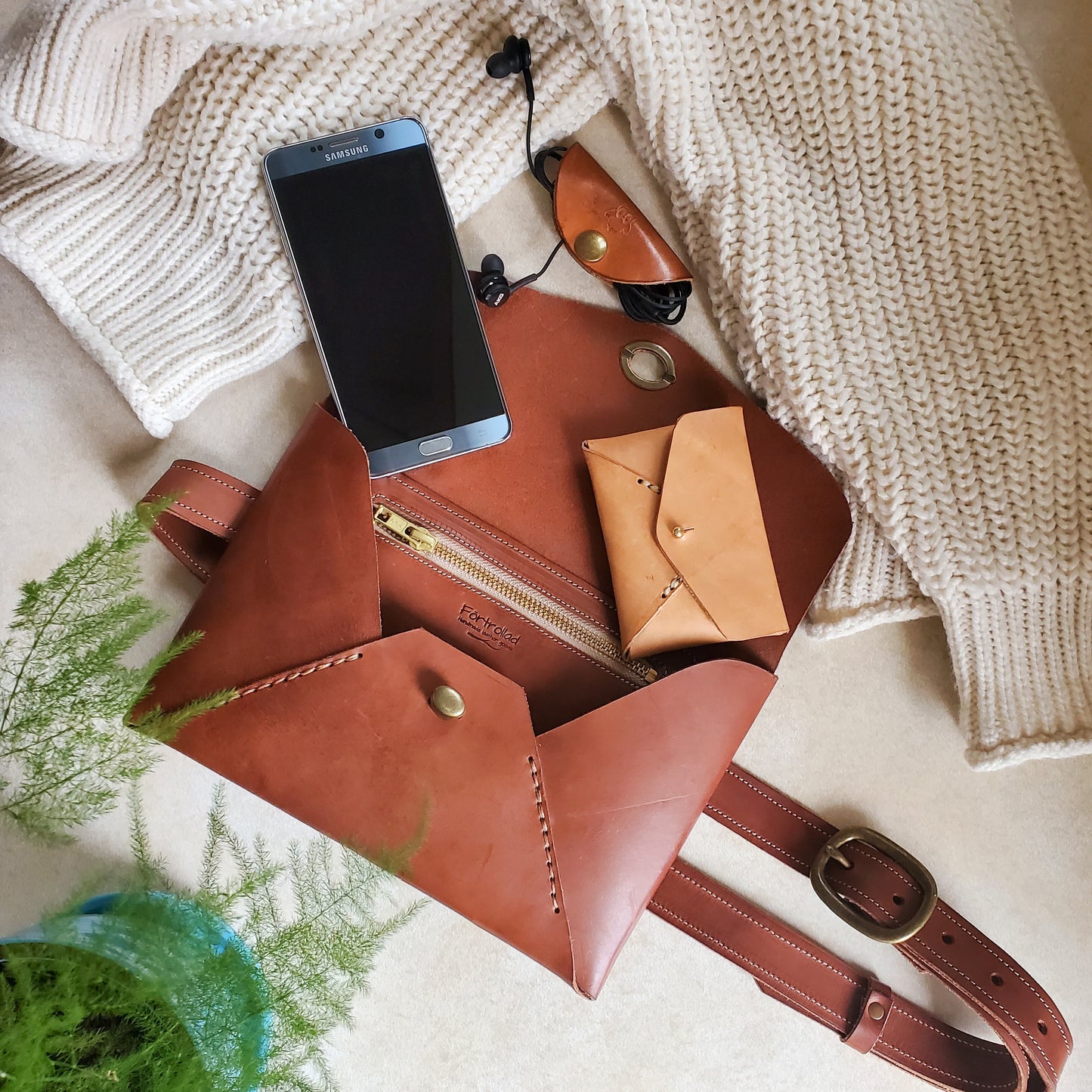 Idun envelop clutch