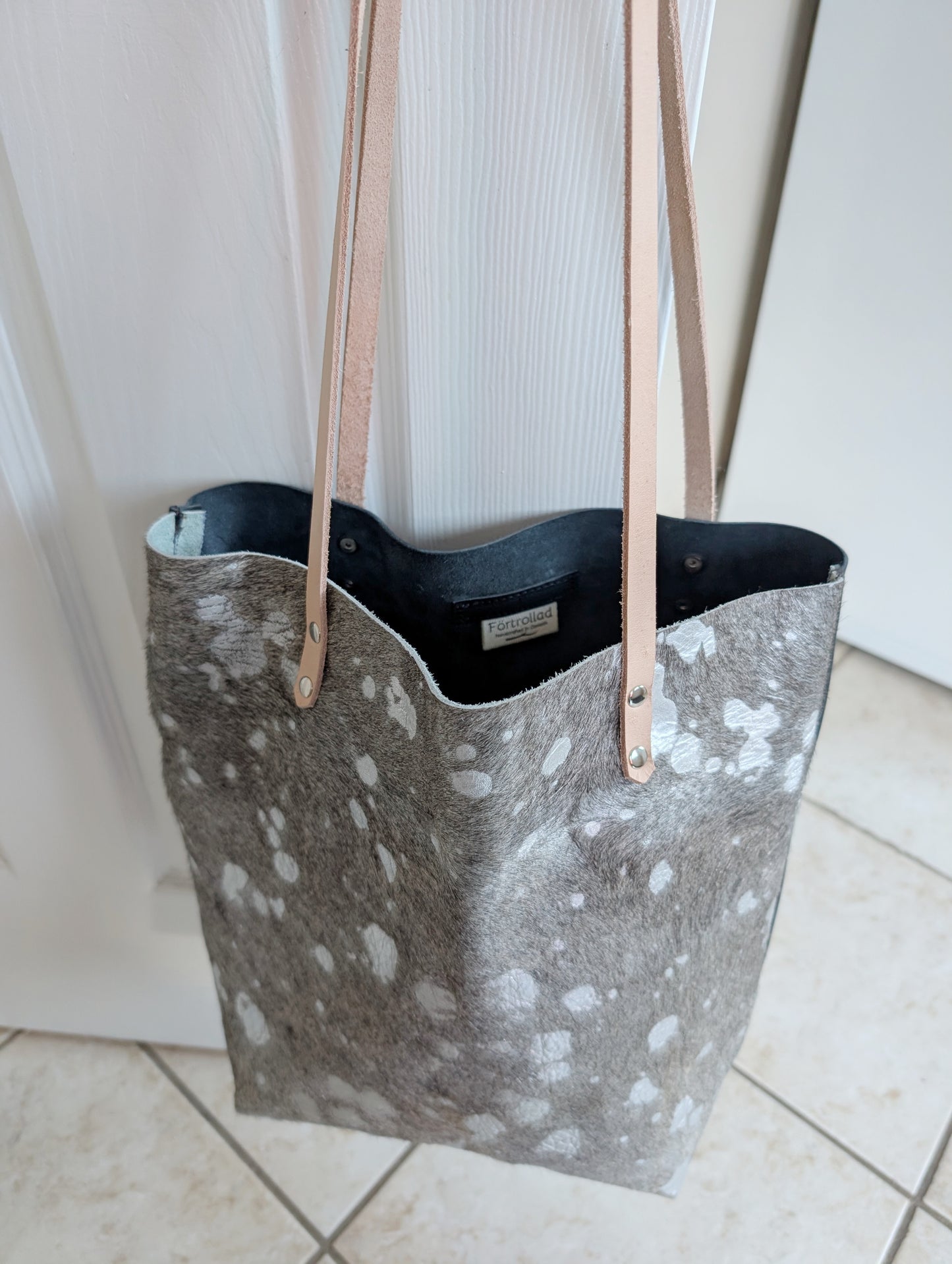 Midgård Essential Tote - silver/black