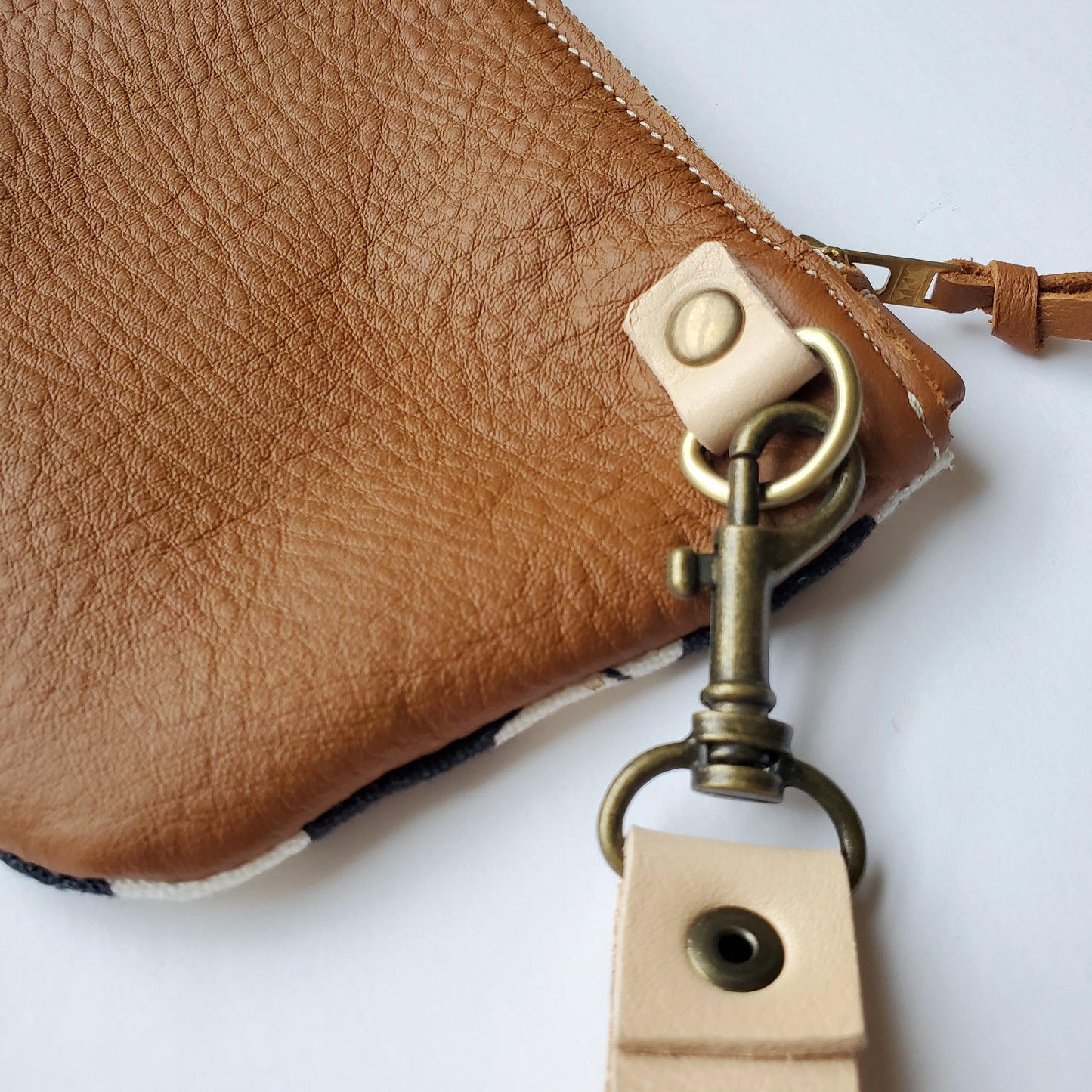 Hlin zippered pouch with wrist strap - chocolate