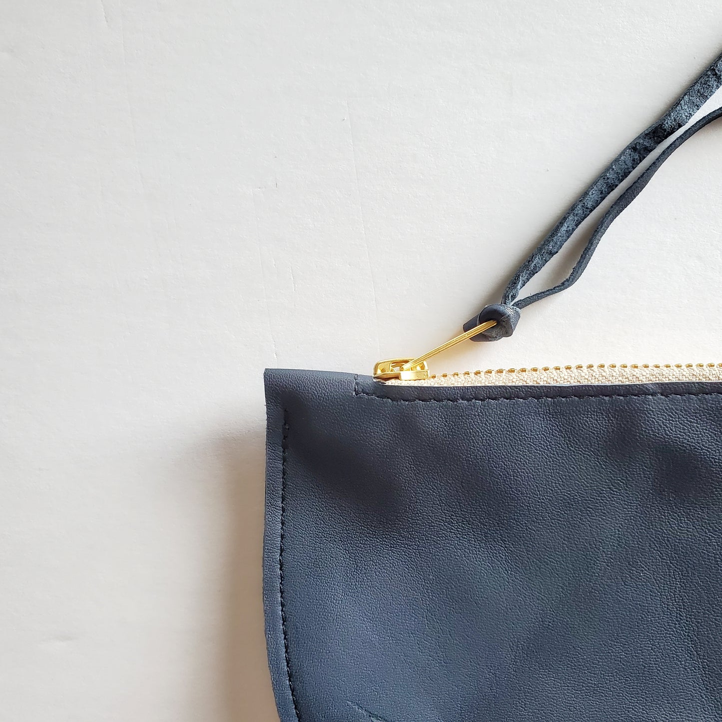 Freya mini clutch - navy