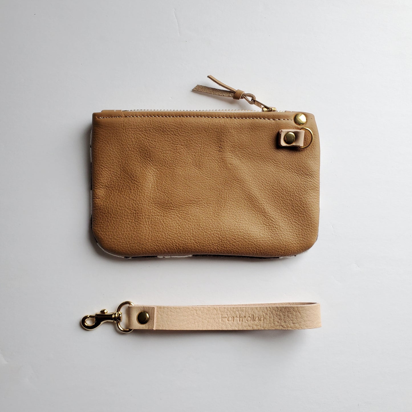 Hlin zippered pouch with wrist strap - chocolate