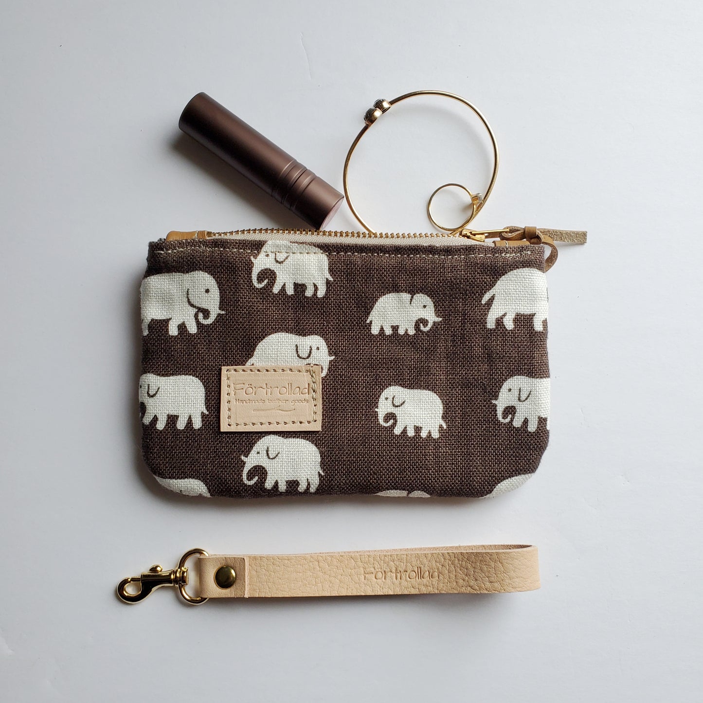 Hlin zippered pouch with wrist strap - chocolate