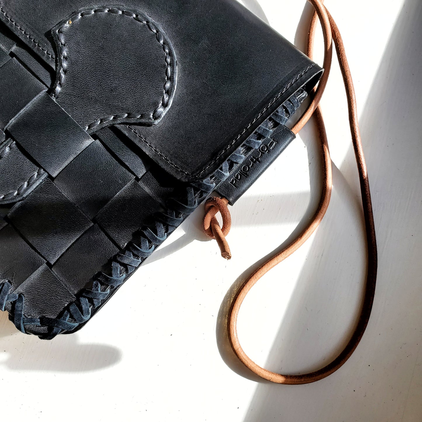 Gefjun woven field purse - black