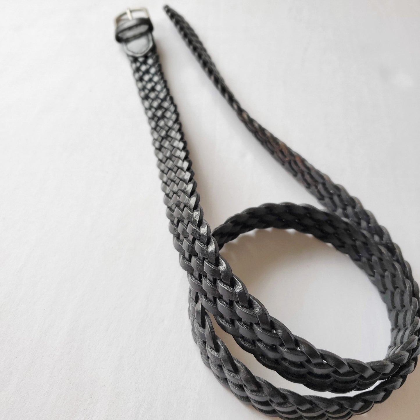 Braided leather belt - black
