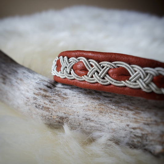 tennarmband in tan with braided pewter & silver tread