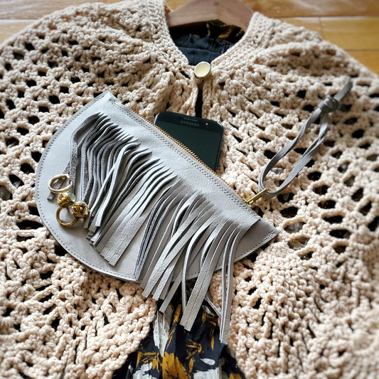 Luna fringe clutch - sand