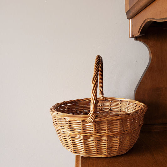 Rustic wowen basket