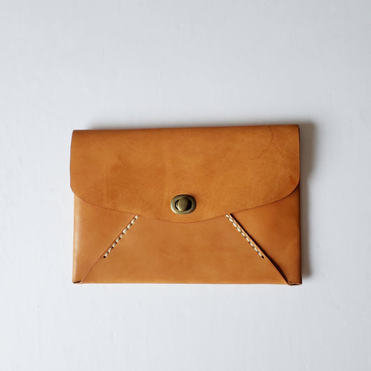 Idun envelop clutch