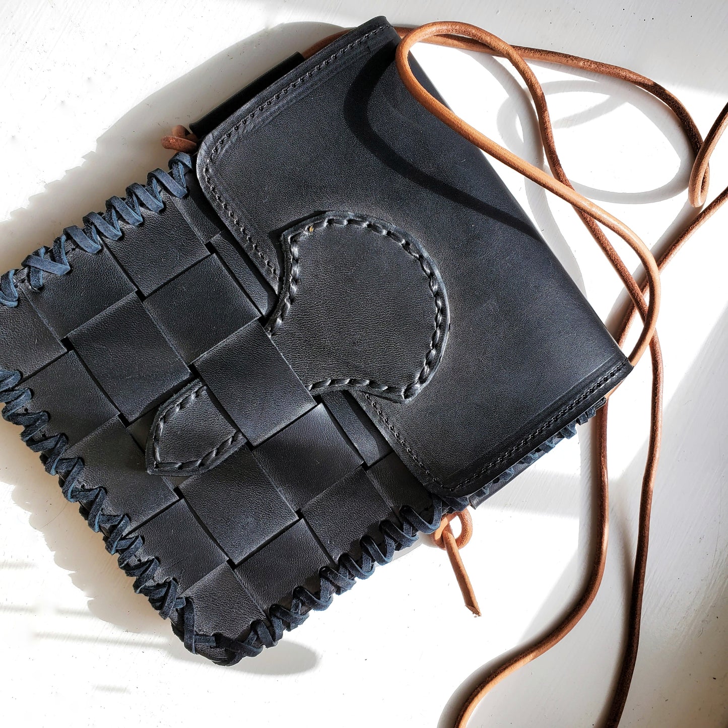 Gefjun woven field purse - black